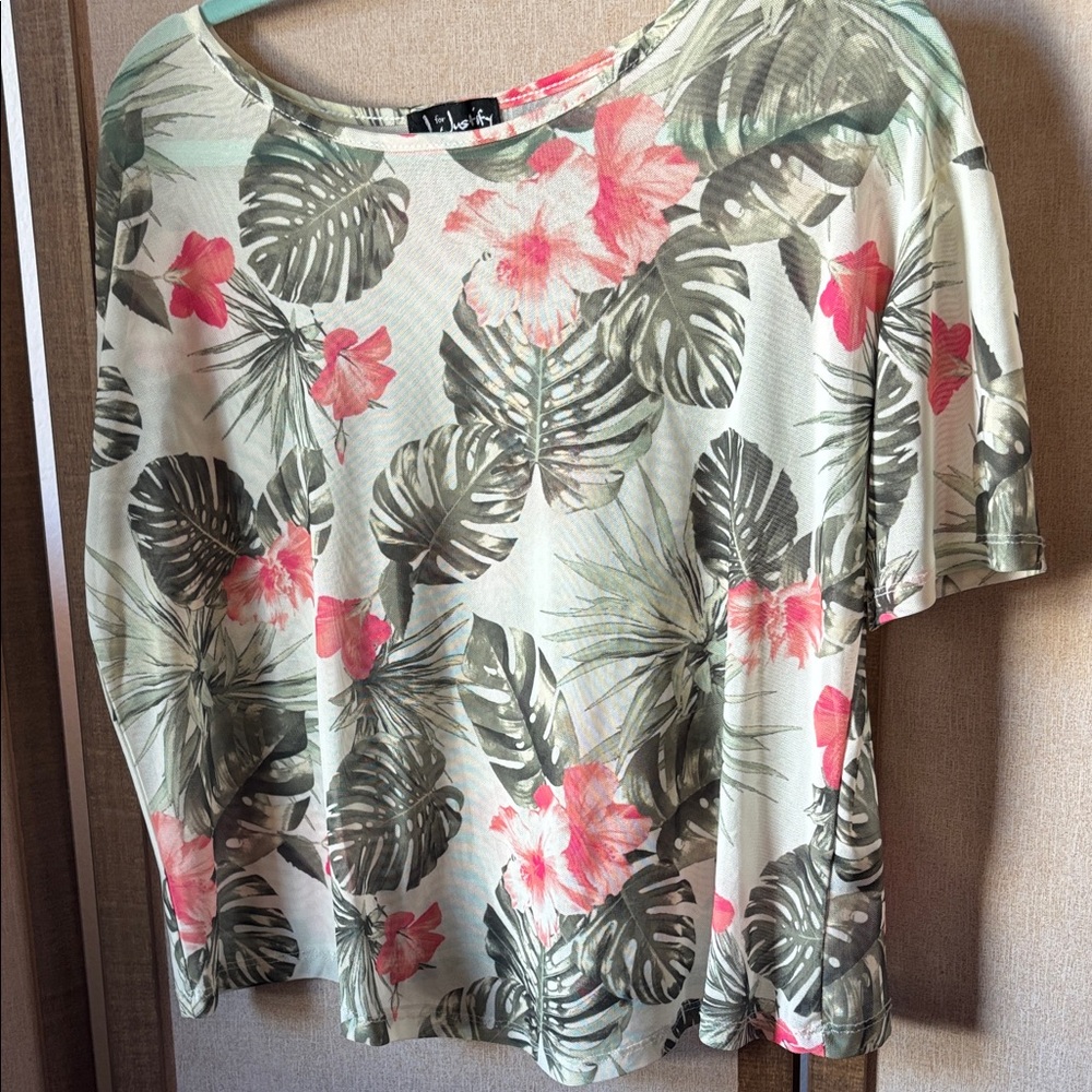FINAL MARKDOWN J for Justify Tropical Floral Short Sleeve Top Pink &Green medium